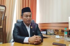 Abdi Firdaus Sampaikan Pandangan Umum Fraksi Demokrat Terhadap Rancangan APBD 2024