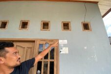 Dinding Rumah Warga Retak, Diduga Gegara Adanya Proyek Drainase