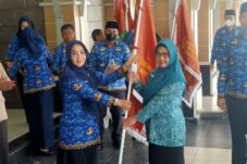 Penerima Panji dan Piagam Keberhasilan Diminta Terus Tingkatkan Layanan