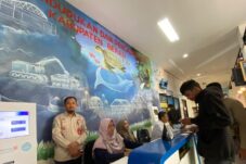 Warga Berau Bisa Urus Identitas Kependudukan Digital, Pulang Bawa Sembako Murah