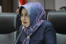 Syarifatul Minta Pelayanan di Kampung Sama dengan di Kota