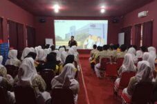 Berikan Beasiswa Berkuliah, Komitmen PT Berau Coal Terhadap Pendidikan Pelajar Lokal