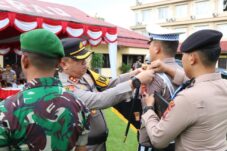 Pengendara tak Pakai Helm dan Knalpot Brong Ditilang