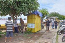 Rombong PKL di Sepanjang Tepian Gunung Tabur Ditertibkan Kelurahan