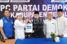 Ustaz Naspi Arsyad Daftarkan Diri jadi Calon Kepala Daerah lewat Demokrat