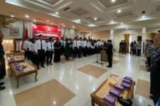 Lantik PPS Kelurahan, Ketua KPU Berau Berpesan Soal Integritas dan Netralitas