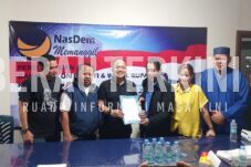 Hari Pertama Pembukaan Pendaftaran, Marhana Ambil Formulir ke NasDem.