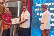 Dedikasi Hat Budwung Jaga Kelestarian Hutan Segah Dapat Kalpataru dari Pj Gubernur Kaltim