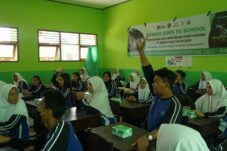 PT Berau Coal Bersama Mitra Kerja Gelar Enviro Goes to School