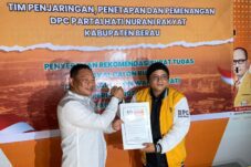 Jakariya Dapat Surat Tugas dari Hanura untuk Balon Bupati dan Wakil Bupati