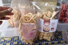 Home Industri Jadi Peluang Usaha Warga Kampung Teluk Alulu