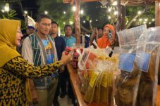 Menparekraf Sandiaga: Daerah Wisata Harus Tumbuh Bareng UMKM dan Ekraf