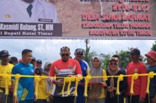 Ketua DPRD Kutim Hadiri Peresmian Jembatan Kuning di Desa Suka Rahmat