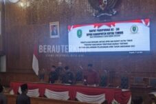 DPRD Kutim Gelar Rapat Paripurna ke-30 tentang Persetujuan Raperda APBD TA 2023