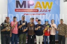 Cap Jempol Darah Warnai Deklarasi Tim Pemenangan MP-AW