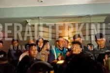 Massa Mulai Rusak Fasilitas di Kantor PLN, Tuntut Kompensasi dari Pemadaman Listrik