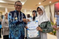 Serius Tangani Stunting, Pjs Bupati Beri Penghargaan ke Pemenang Lomba Bangga Kencana 2024