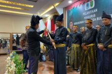 Resmi Dilantik, Abdul Rahman Ali Pimpin DPC Kerukunan Keluarga Bulukumba Berau