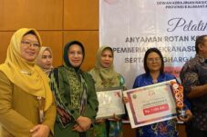 Kerajinan Serat Alam Berau Raih Penghargaan di Dekranasda Award 2024