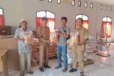 Dorong Kemandirian Pangan, DTPHP Berau Salurkan Ribuan Benih Jagung Komposit dan Padi