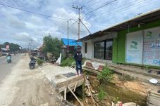 Parit di Depan Tempat Usahanya Ditinggalkan Menganga, Warga Berau Adukan Kontraktor Proyek Drainase