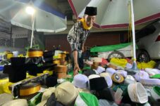 Lapak Songkok Dadakan, Perjuangan dan Berkah Bulan Suci