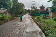 Sudah Empat Kali Sampaikan Keluhan Warga, Lurah Rinding Desak Perbaikan Jalan Cenderawasih