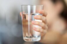 Begini Pembagian Waktu Minum yang Tepat Agar Tubuh Tidak Dehidrasi saat Berpuasa