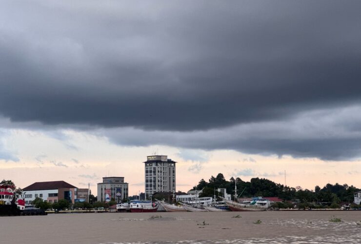Update Cuaca Berau! Hujan Lebat Disertai Petir Potensi Terjadi di 20 Kampung Berikut