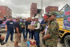 Bantu Korban Banjir, Pengusaha Peti Kemas Kirim Ratusan Paket Sembako