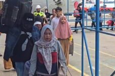 Puncak Arus Balik Lebaran 2025, Pelabuhan Semayang Dipadati Pemudik