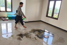 Bukannya Iktikaf, Pemuda di Berau Menghisap Pertalite di Masjid, Disambar Api karena Teman Nyalakan Rokok