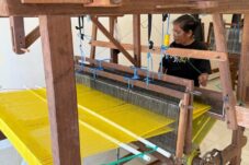 Diskoperindag Berau Gelar Pelatihan Tenun di Sukan Tengah, Tingkatkan Daya Saing Produk Lokal