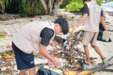 Sampah Kiriman Terus Hantui Maratua, Camat Tolak Pasang Jaring, Dukung Pengadaan Alat Berat