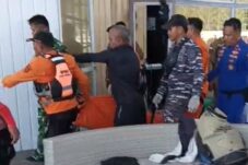 Bertaruh Nyawa di Laut Dalam, Tim Penyelam Gabungan Evakuasi Zhang Xiao Han dari Kedalaman 90 Meter