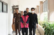 Staf Pembantu Bendahara Dinas Kesehatan, SN, saat berada di Kejari Berau, Selasa (6/5/2025).