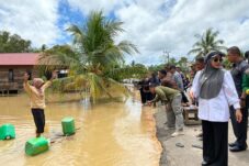 Ratusan Warga Tumbit Melayu Terisolasi Gegara Banjir, Bupati Pastikan Penanganan Berjalan Tahun Ini