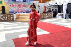 17 Peserta Unjuk Kebolehan di Fashion Show Tenun & Batik Berau