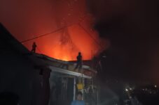 Kebakaran yang terjadi di Jalan Andika, Tanjung Redeb, Rabu (28/5/2025) dini hari.