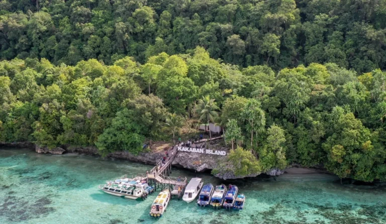 Pulau Kakaban, Kecamatan Maratua, Kabupaten Berau. (Kemenpar)