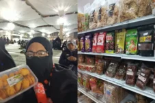 Hestiah Bisa ke Tanah Suci dari Jualan Bolu Jadul dan Puding Kering