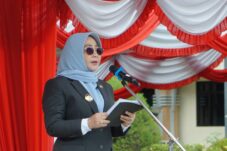 Bupati Berau, Sri Juniarsih, usai memimpin apel peringatan Hari Lahir Pancasila di halaman Kompleks Kantor Bupati Berau, Senin (2/6/2025). (Sulaiman/BT)
