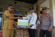 Kolaborasi Multipihak, Berau Coal dan Mitra Salurkan Bantuan untuk Korban Banjir di Segah