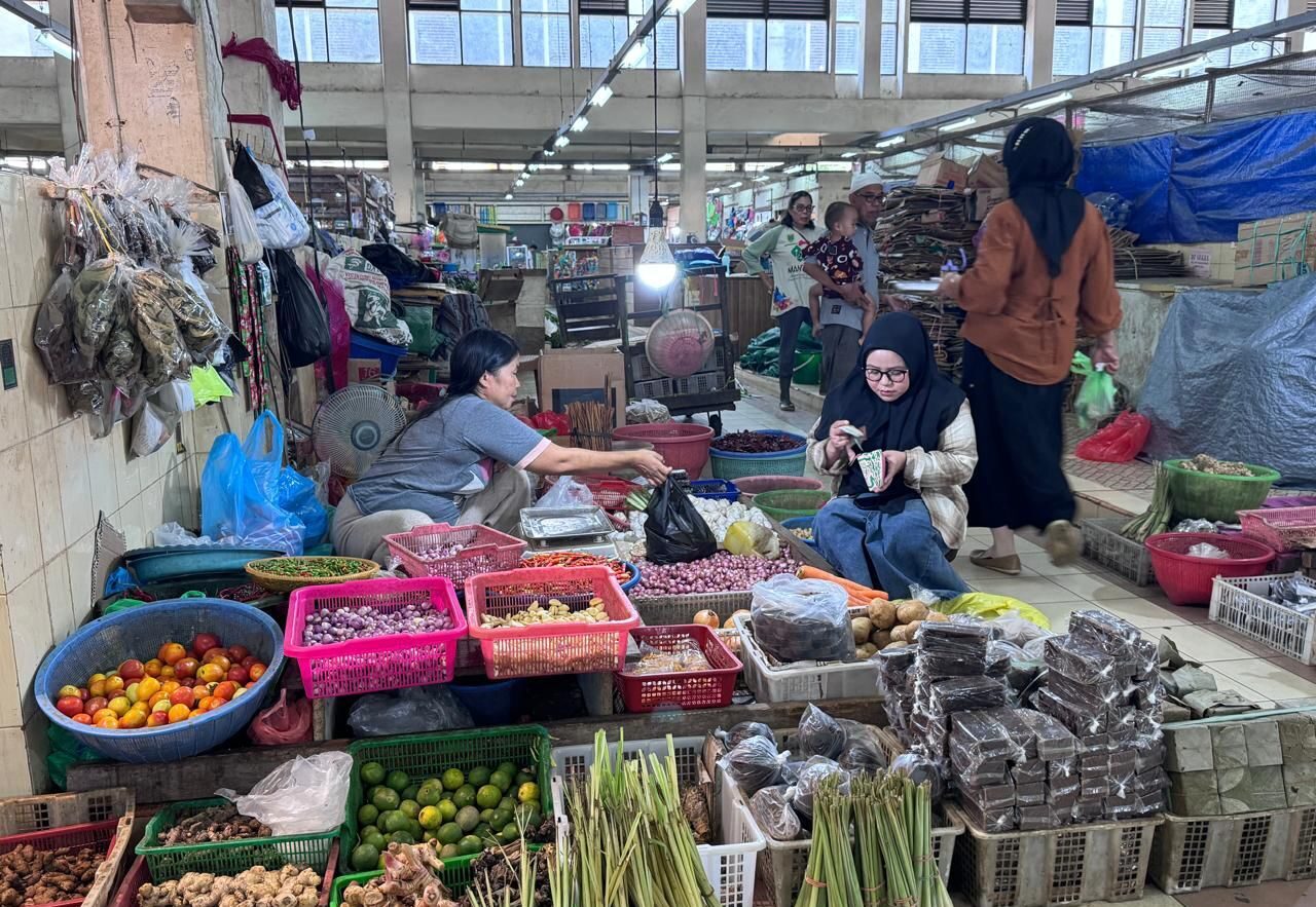 Jelang Hari Raya Iduladha 1446 Hijriah, harga bahan pokok dalam kondisi stabil.