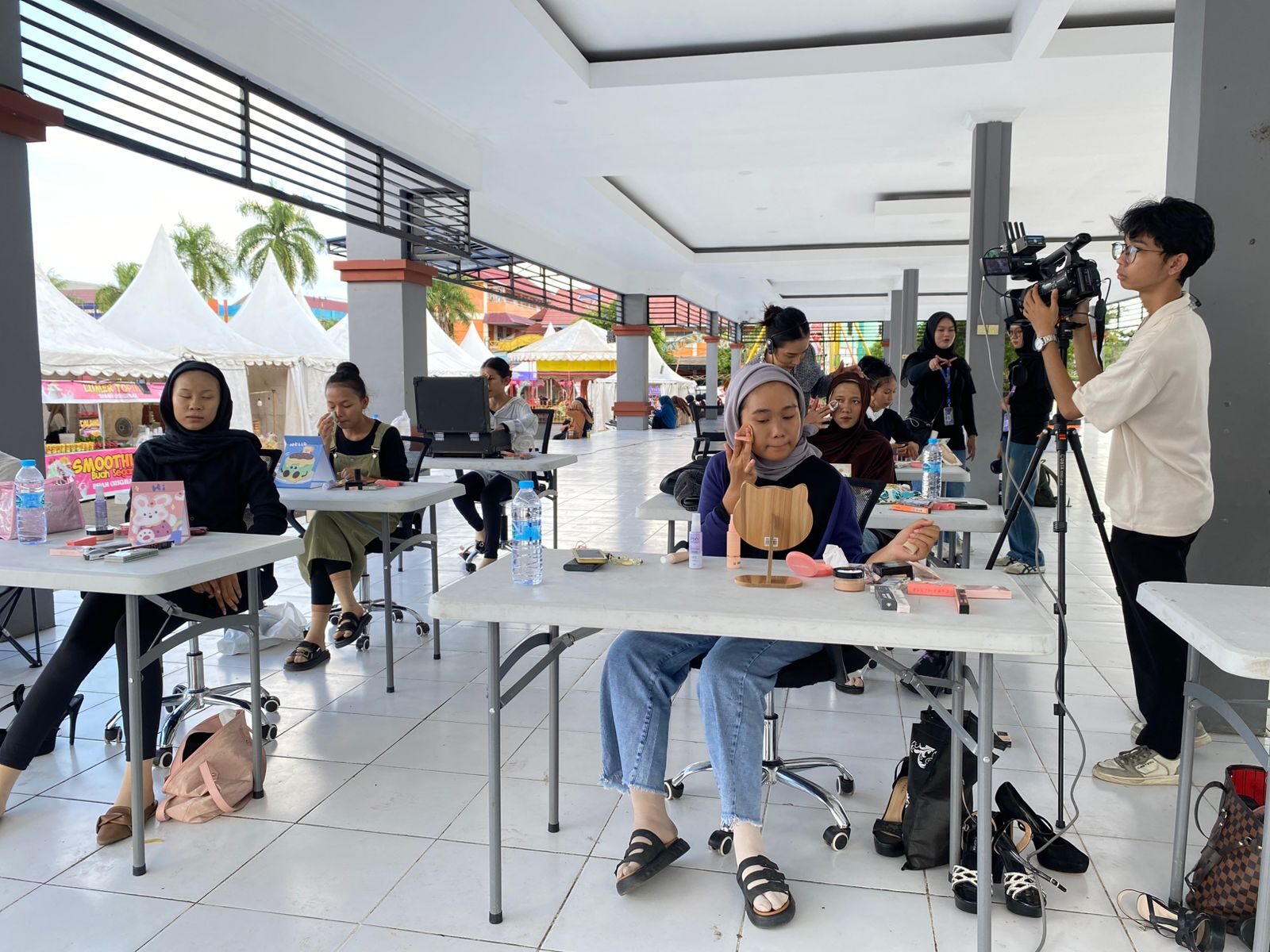 Workshop Make Up Ayu Duding di Berau Youthphoria 2025.