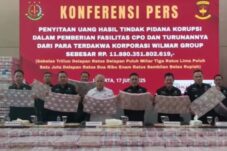 Konferensi pers Kejagung terkait penyitaan uang korupsi CPO (YouTube/Kejaksaan RI)