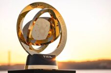 Trofi Piala Dunia Antarklub (fifa.com)