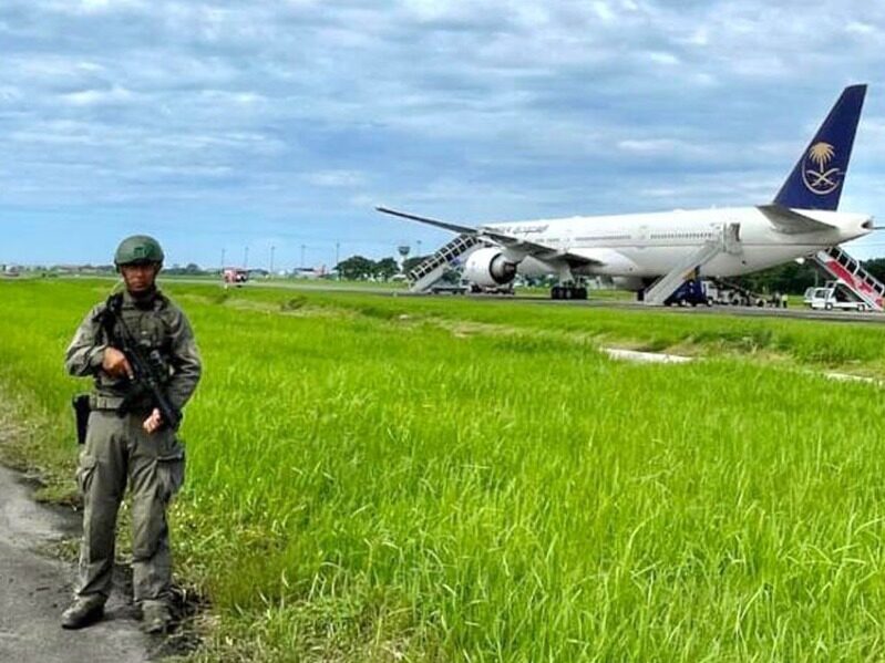 Pasukan Kopasgat berjaga