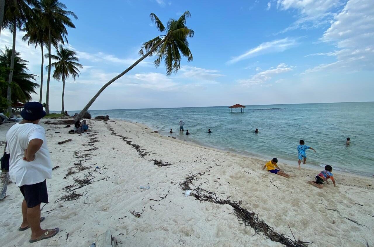 Salah satu titik abrasi di Pulau Derawan yang biasa dikunjungi wisatawan.