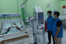 Penanganan warga terlantar asal Kaltara yang dirawat di RSUD Abdul Rivai oleh Dinsos Berau.